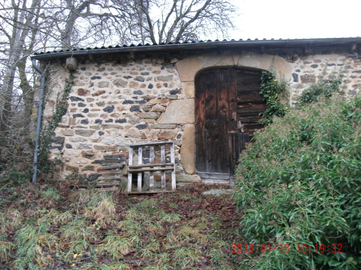 Ancienne ferme à rénover avec terrain : 47 000 €